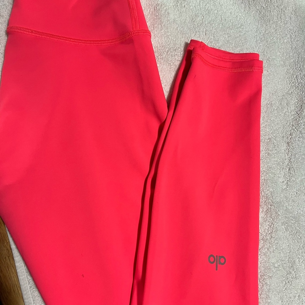 ALO Yoga Bright Pink Leggings